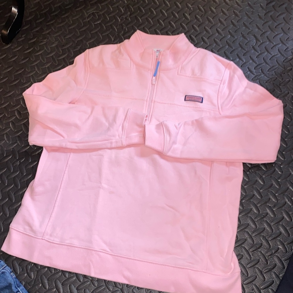 Vineyard Vines sweatshirt. XL. PINK. EUC. No spots.From smoke and pet free home.